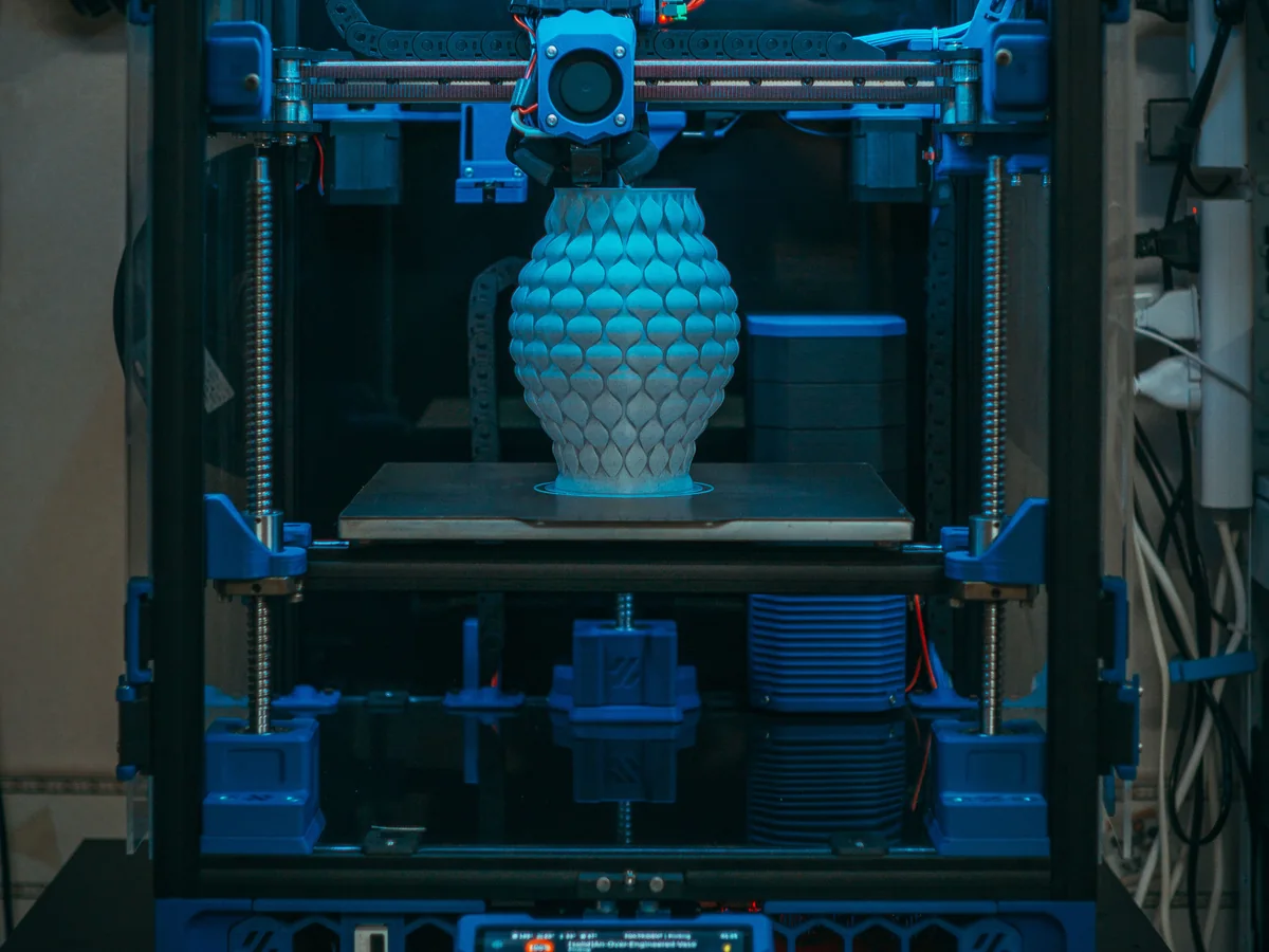 Jarrón de geometría compleja fabricado en una impresora 3D